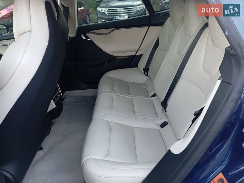 Лифтбек Tesla Model S 2018 в Одессе
