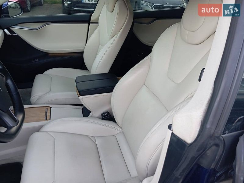 Лифтбек Tesla Model S 2018 в Одессе