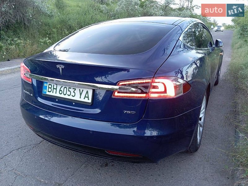 Лифтбек Tesla Model S 2018 в Одессе