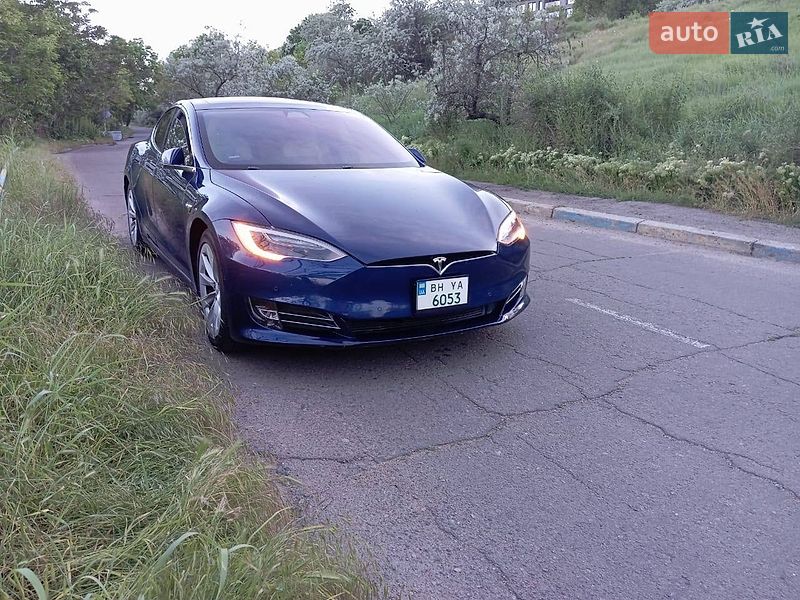 Лифтбек Tesla Model S 2018 в Одессе