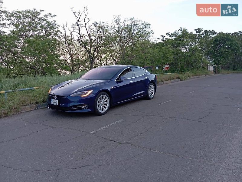 Лифтбек Tesla Model S 2018 в Одессе