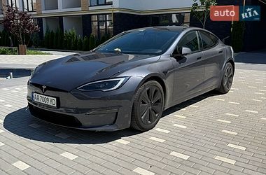 Tesla Model S  2022