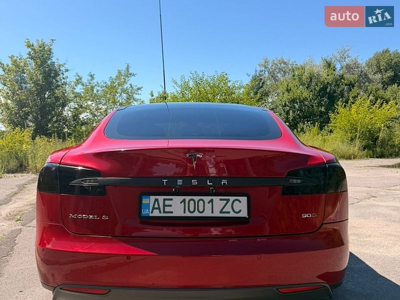 Лифтбек Tesla Model S 2016 в Кременчуге