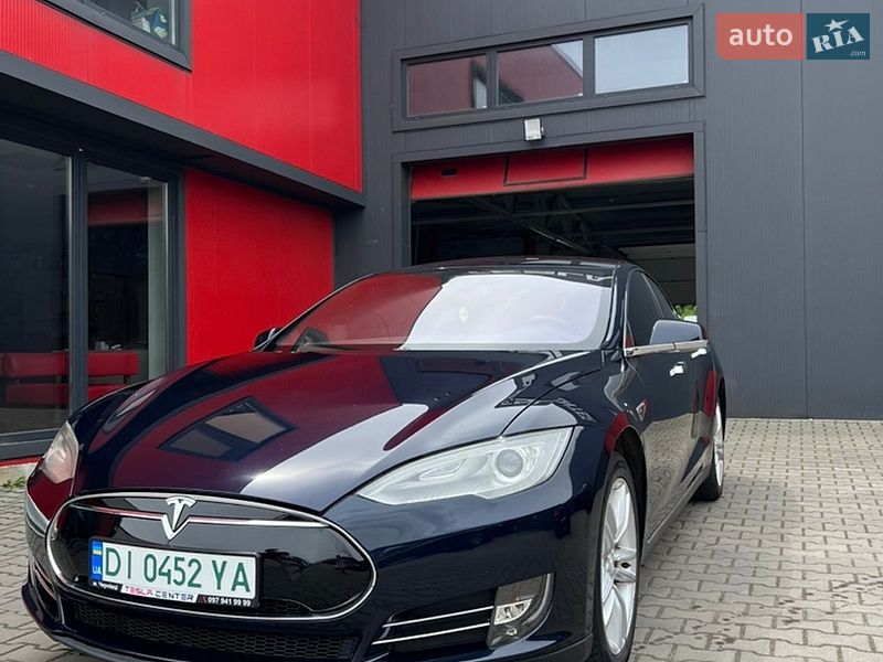 Tesla Model S 2013