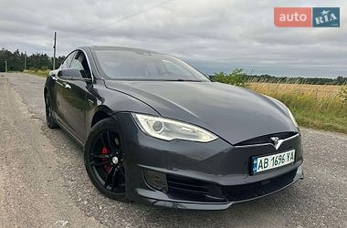 Tesla Model S  2015