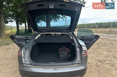 Лифтбек Tesla Model S 2015 в Виннице