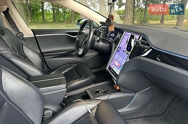 Лифтбек Tesla Model S 2015 в Виннице
