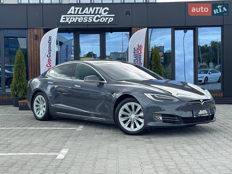 Tesla Model S 2018
