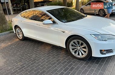 Tesla Model S 2013