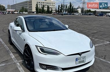 Tesla Model S 2016