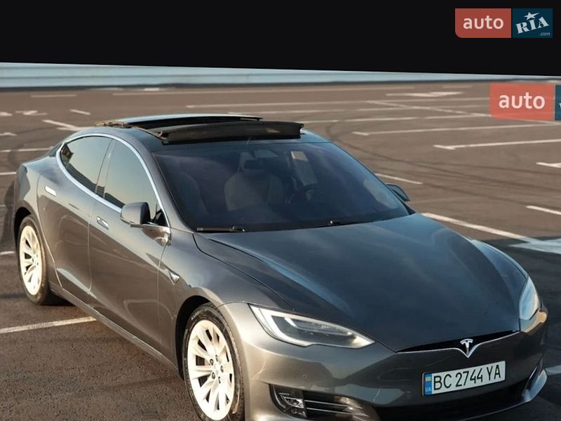 Tesla Model S 2017