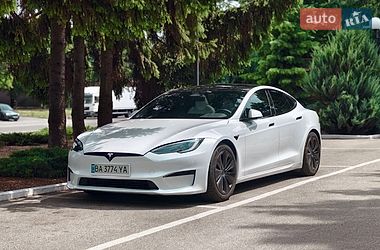 Tesla Model S  2024