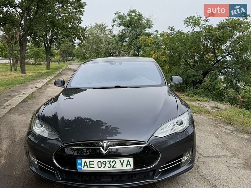 Tesla Model S 2016