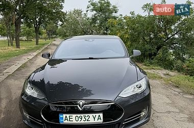 Tesla Model S  2016