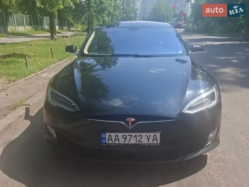Tesla Model S 2014