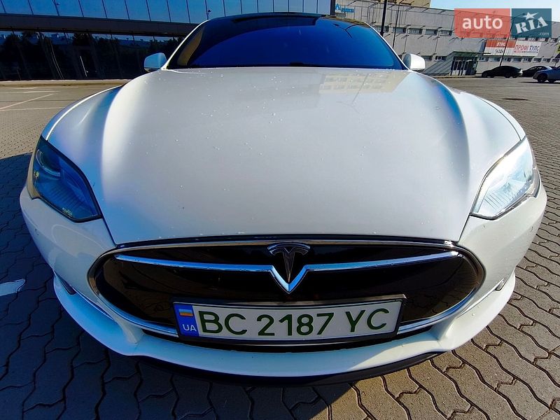 Ліфтбек Tesla Model S 2014 в Львові фото 3 Ліфтбек Tesla Model S 2014 в Львові