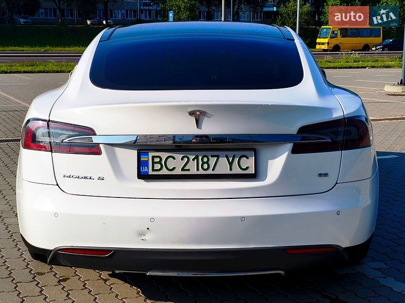 Ліфтбек Tesla Model S 2014 в Львові фото 7 Ліфтбек Tesla Model S 2014 в Львові