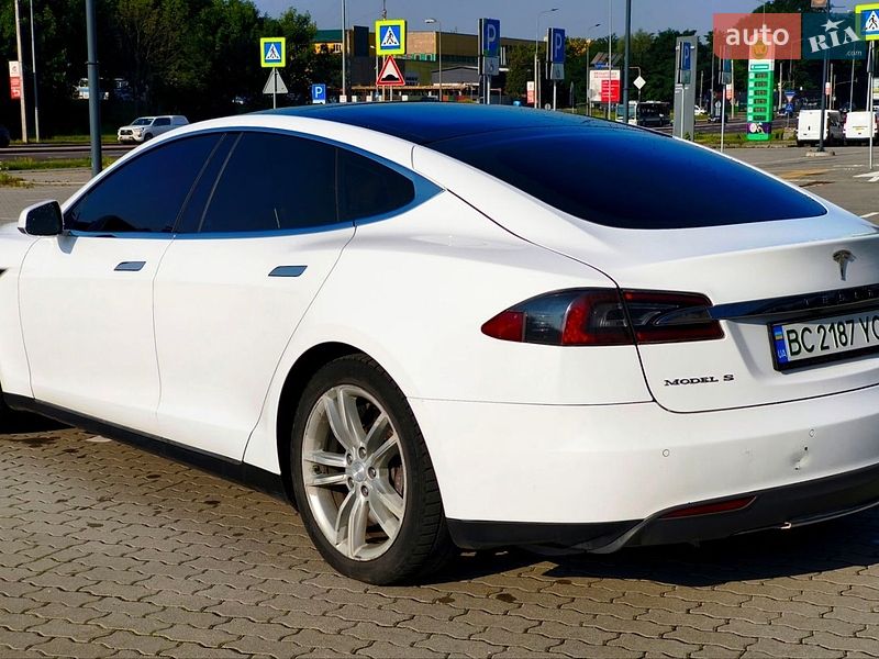 Ліфтбек Tesla Model S 2014 в Львові фото 8 Ліфтбек Tesla Model S 2014 в Львові