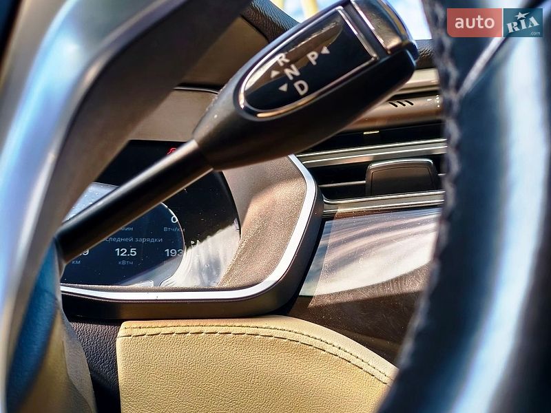 Ліфтбек Tesla Model S 2014 в Львові фото 19 Ліфтбек Tesla Model S 2014 в Львові