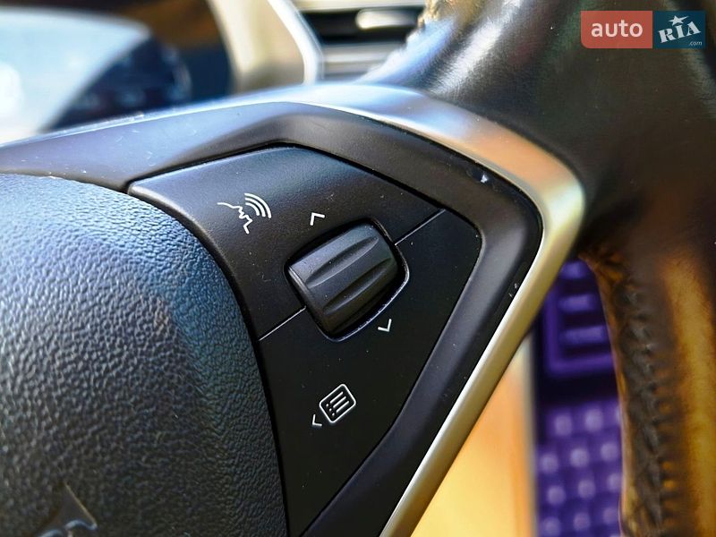 Ліфтбек Tesla Model S 2014 в Львові фото 17 Ліфтбек Tesla Model S 2014 в Львові
