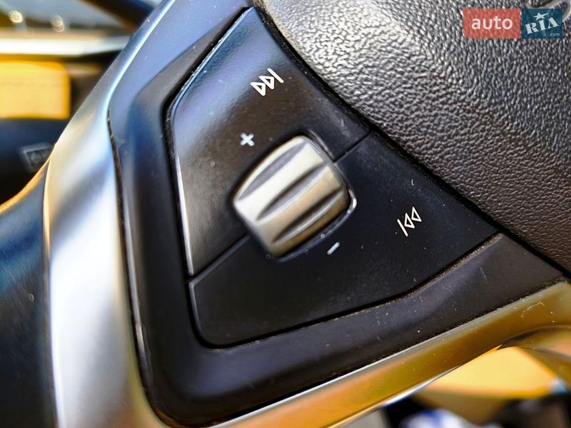 Ліфтбек Tesla Model S 2014 в Львові фото 18 Ліфтбек Tesla Model S 2014 в Львові