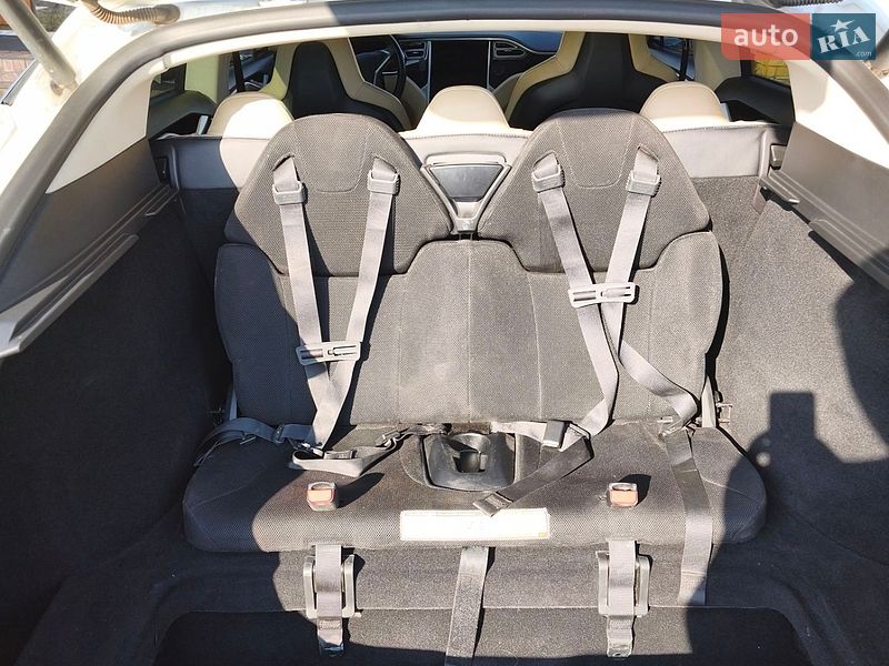 Ліфтбек Tesla Model S 2014 в Львові фото 39 Ліфтбек Tesla Model S 2014 в Львові