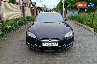 Лифтбек Tesla Model S 2014 в Виннице