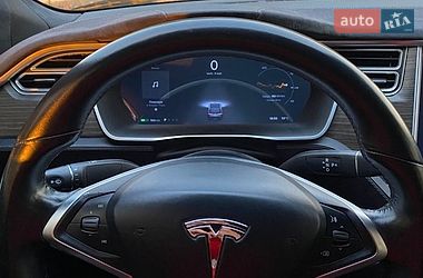 Tesla Model S 2015