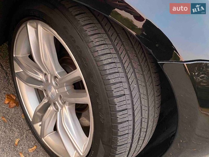 Лифтбек Tesla Model S 2015 в Владимире фото 2 Лифтбек Tesla Model S 2015 в Владимире