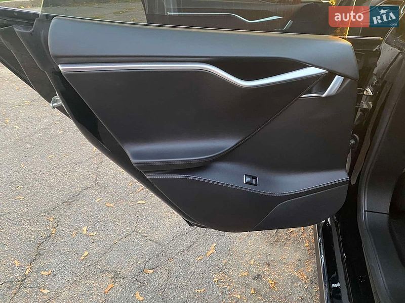 Лифтбек Tesla Model S 2015 в Владимире фото 7 Лифтбек Tesla Model S 2015 в Владимире