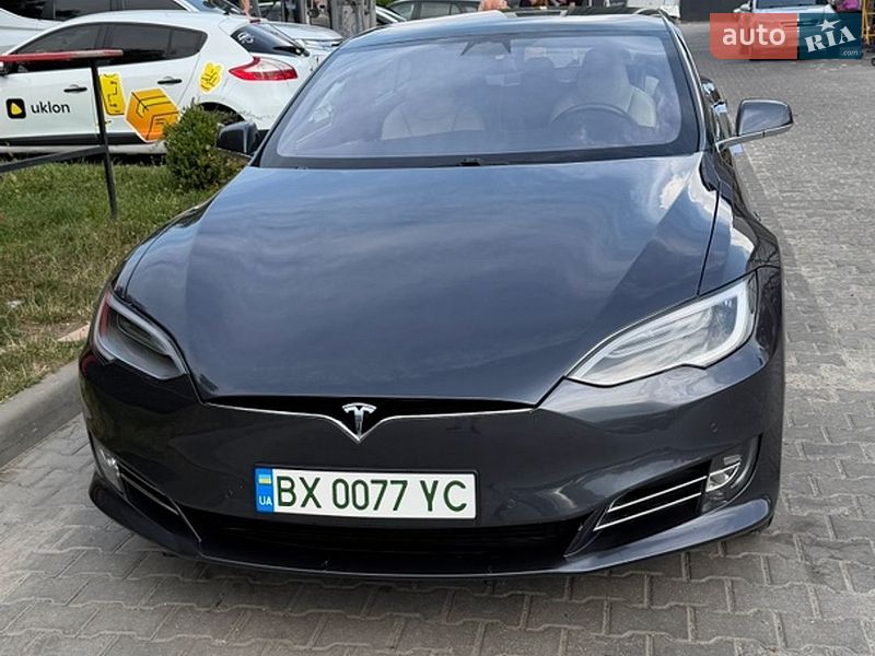 Tesla Model S 2019