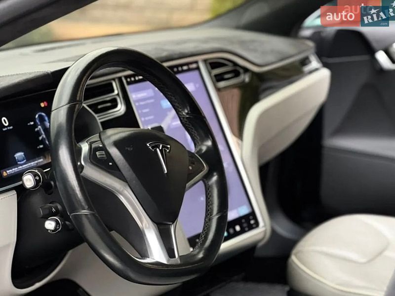 Лифтбек Tesla Model S 2014 в Виннице