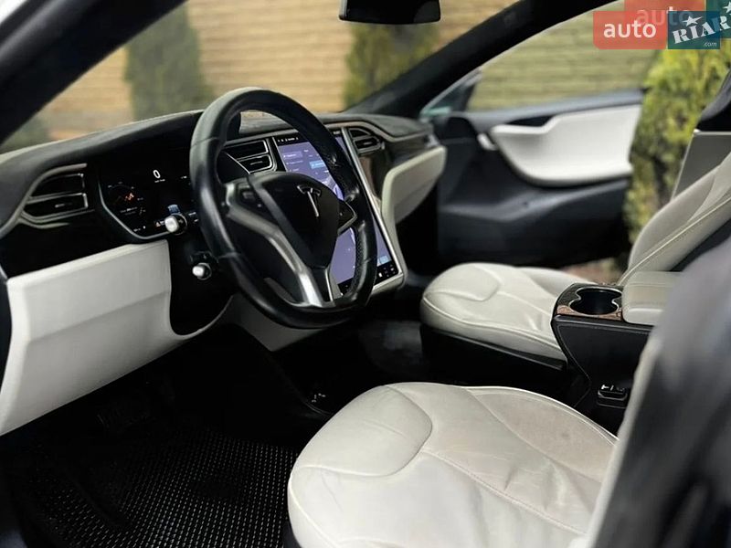 Лифтбек Tesla Model S 2014 в Виннице