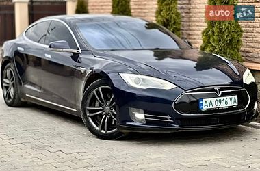 Tesla Model S 2014