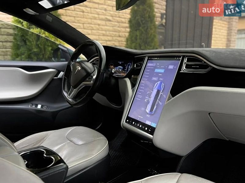 Лифтбек Tesla Model S 2014 в Виннице