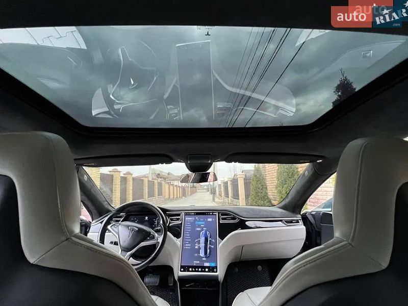 Лифтбек Tesla Model S 2014 в Виннице