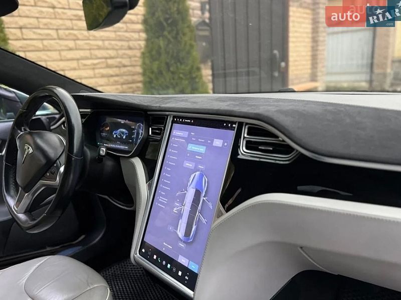 Лифтбек Tesla Model S 2014 в Виннице