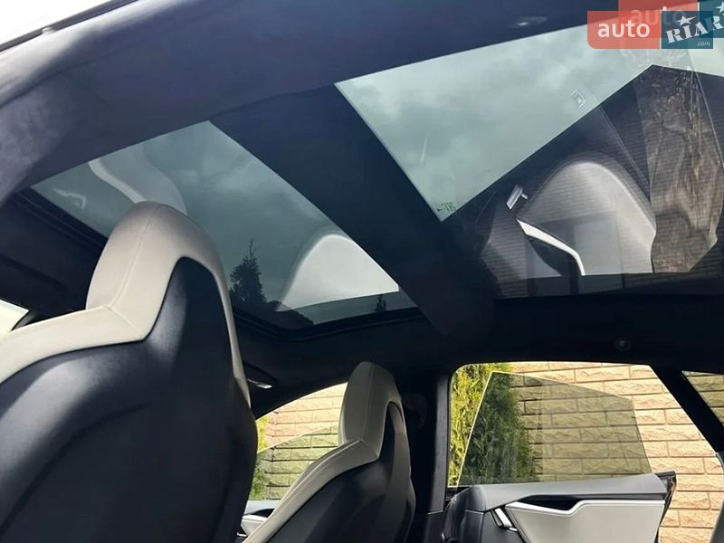 Лифтбек Tesla Model S 2014 в Виннице