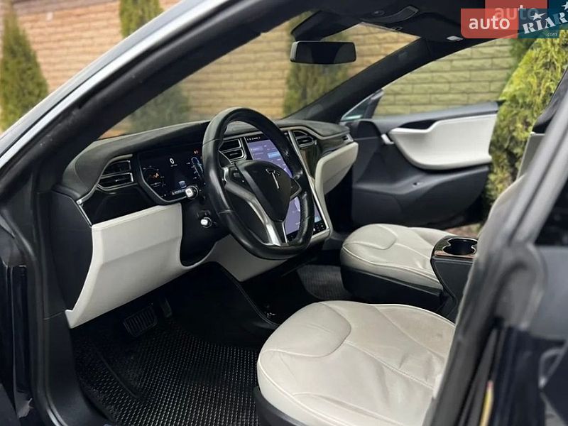 Лифтбек Tesla Model S 2014 в Виннице