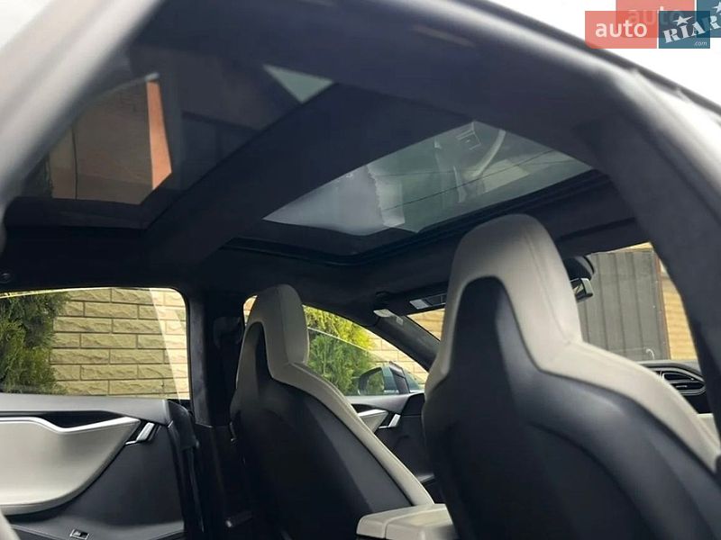 Лифтбек Tesla Model S 2014 в Виннице