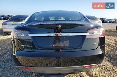 Tesla Model S  2015