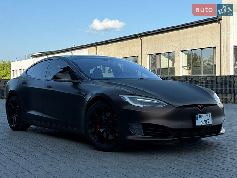 Ліфтбек Tesla Model S 2016 в Рівному