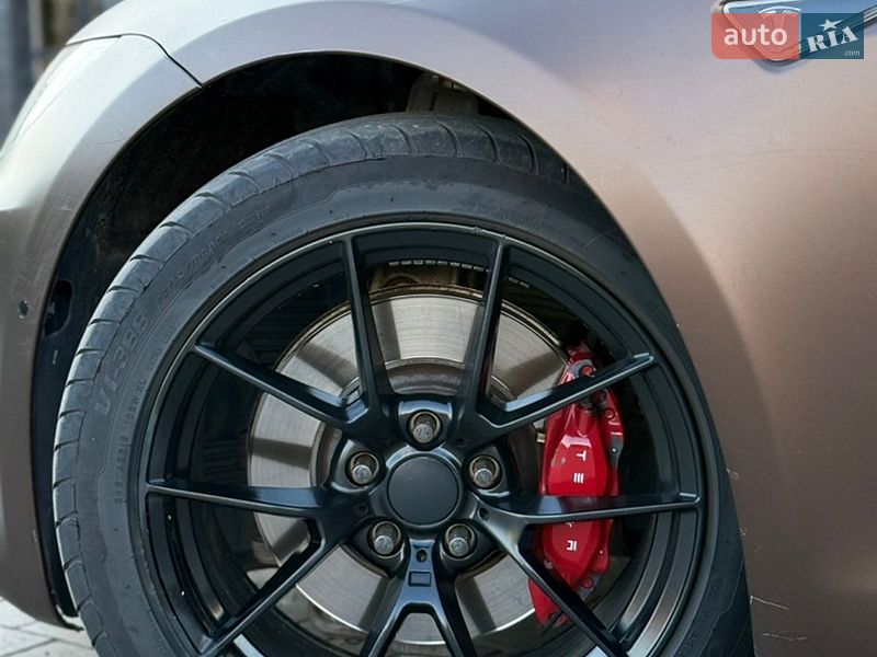 Ліфтбек Tesla Model S 2016 в Рівному