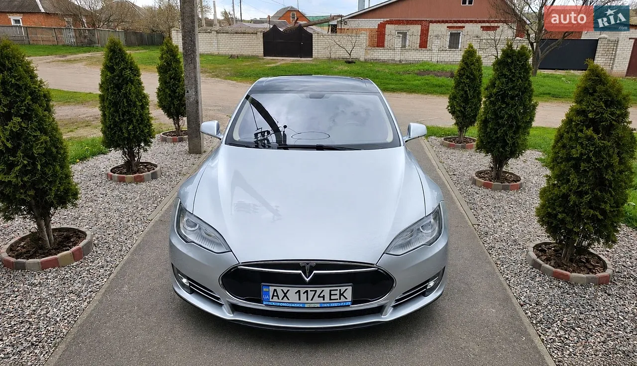 2014 Tesla Model S - мініатюра 3