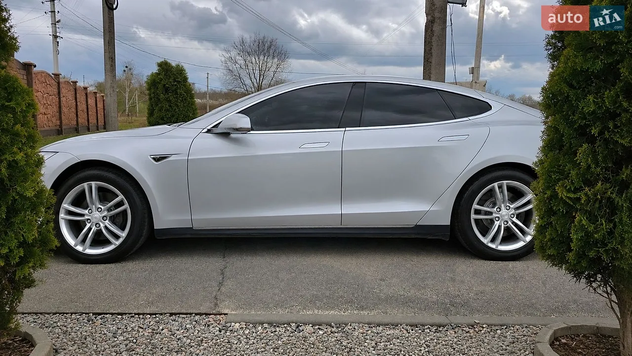 2014 Tesla Model S - мініатюра 5