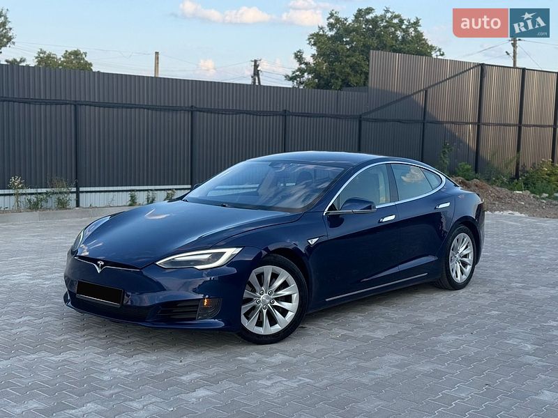 Ліфтбек Tesla Model S 2016 в Ужгороді фото Ліфтбек Tesla Model S 2016 в Ужгороді