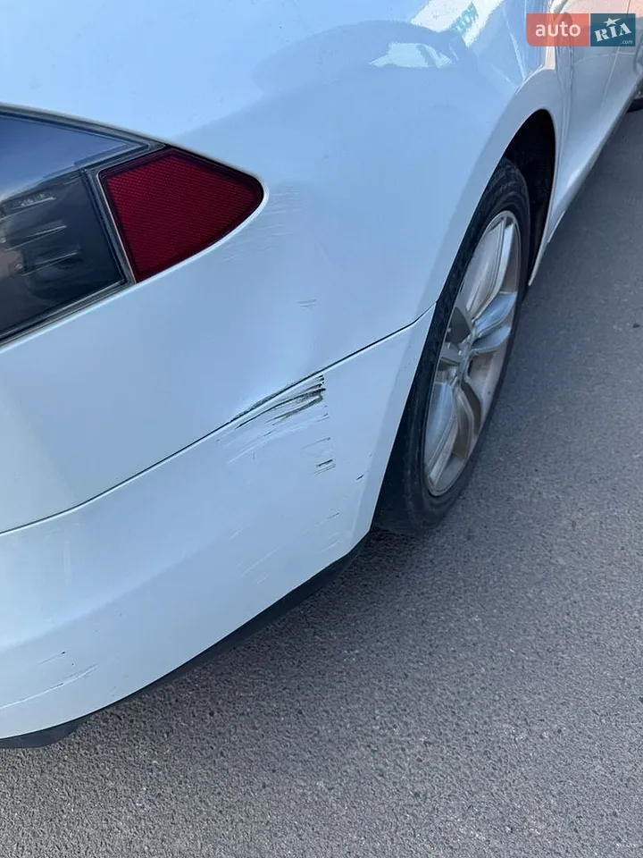 2014 Tesla Model S - мініатюра 4