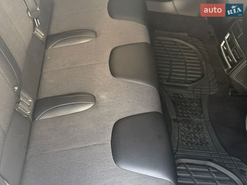 Ліфтбек Tesla Model S 2015 в Івано-Франківську