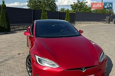 Tesla Model S  2020