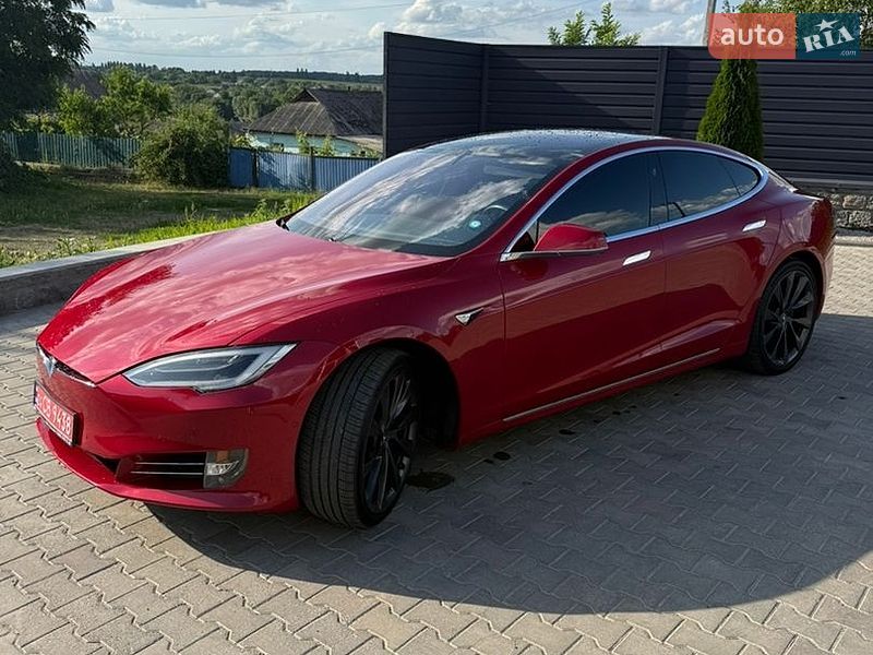 Лифтбек Tesla Model S 2020 в Умани